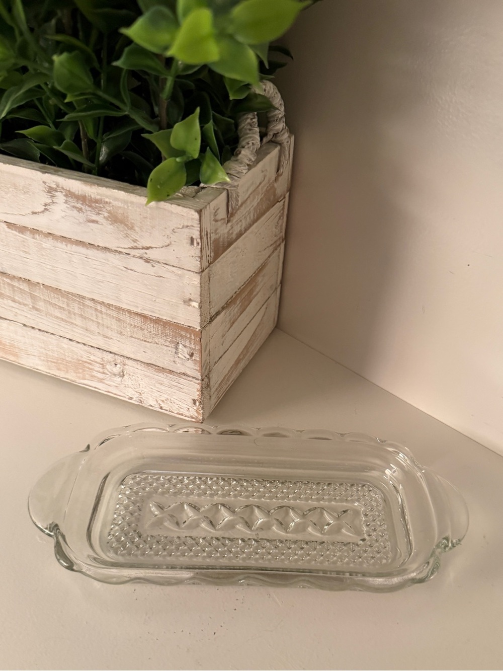 Clear Pressed Glass Relish Tray Celery Dish Scalloped Edge Serving Tray 9” VTG